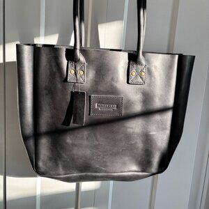NEW Parker Clay Leather Signature Tote Bag in Black with "B" engraving